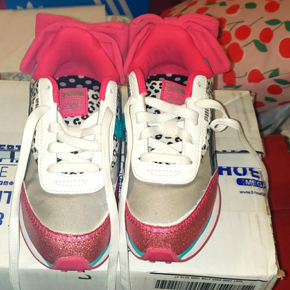 L.O.L sneakers